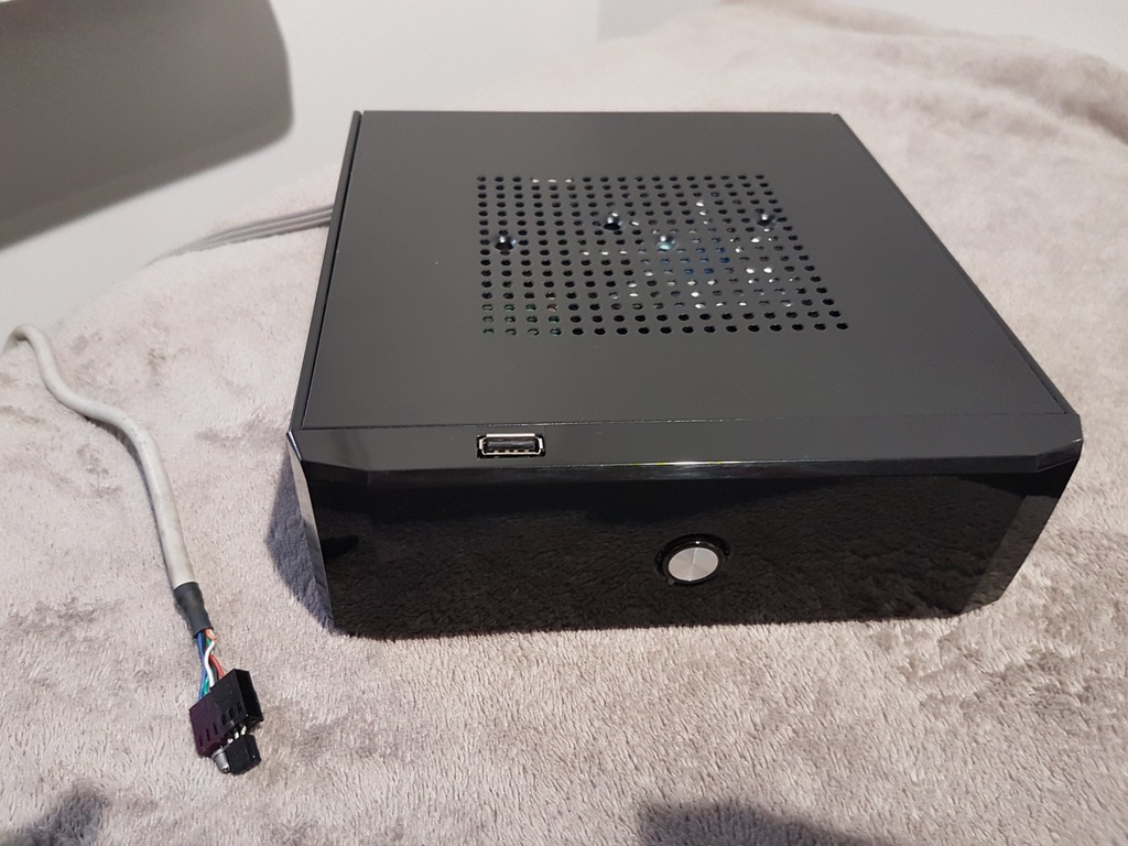 Komputer HTPC do Kodi IPTV mini PC e350m1 2gb SSD