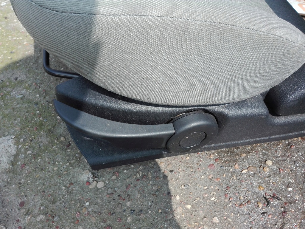Fotel kierowcy lewy przód airbag Mazda 2 DY 5d 06r