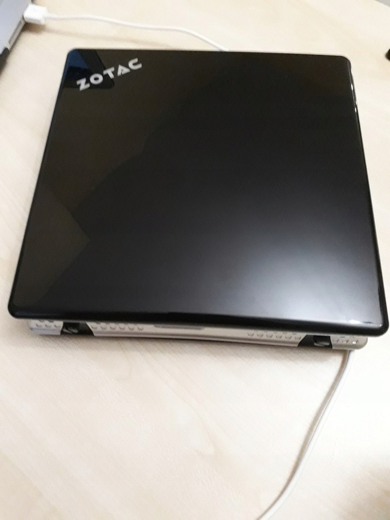 Mini PC ZOTAC ZBOX-HD11