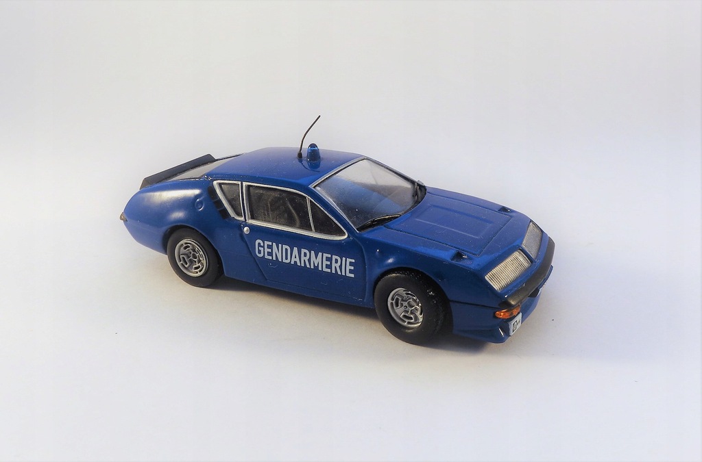 POLICJA - RENAULT ALPINE A310 GENDARMERIE 1:43