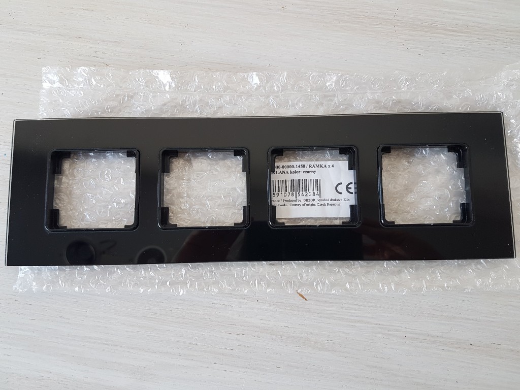 Ramka szklana x4 OBZOR czarna DSD00-00000-1458