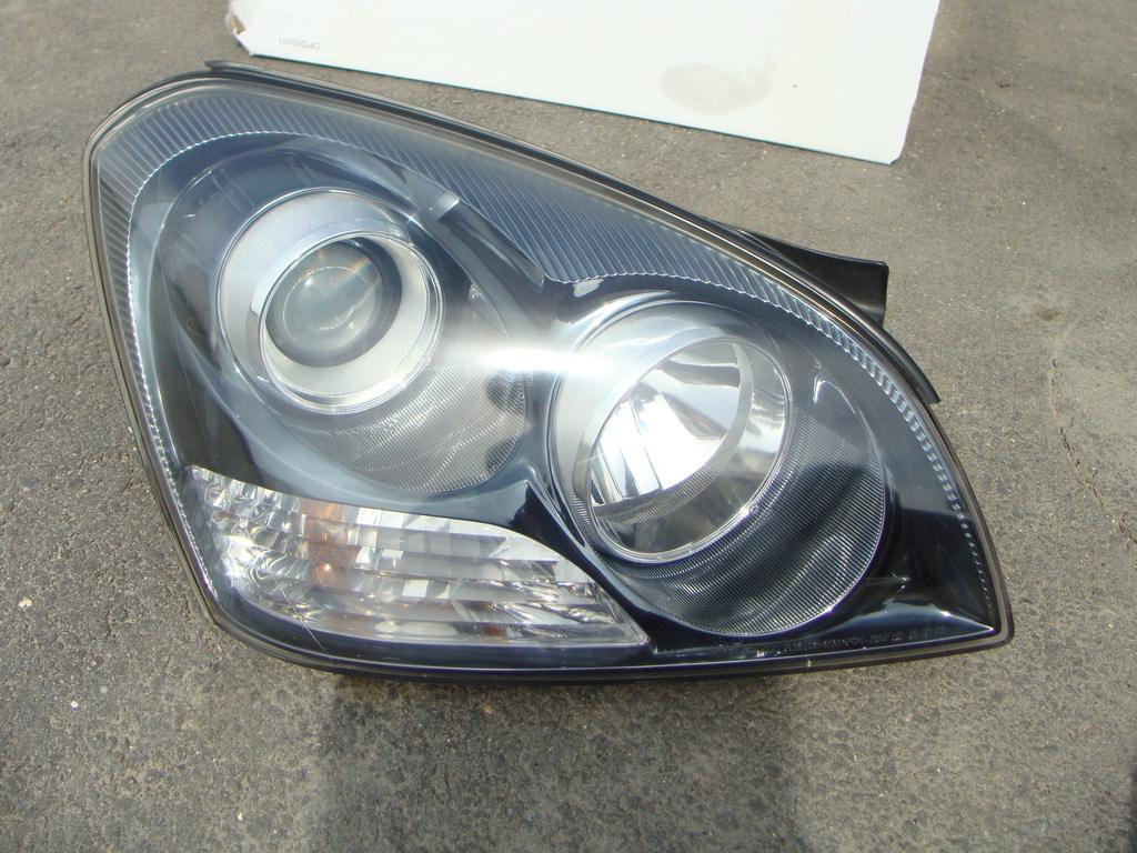 KIA MAGENTIS LAMPA PRAWY PRZÓD