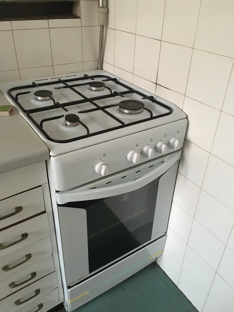 kuchnia gazowa Indesit - używana