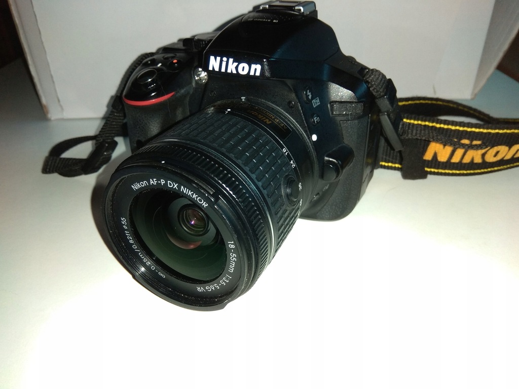 Nikon D5300 + Nikkor 18-55 AF-P 3,5-5,6G +32GB