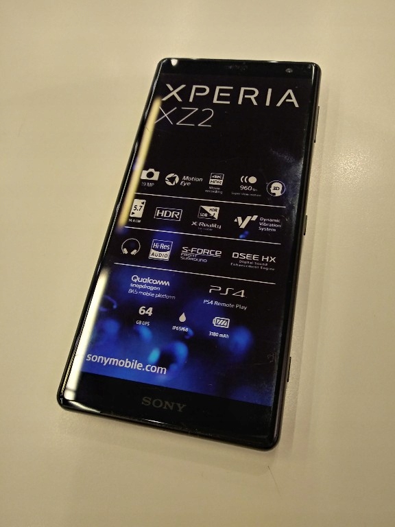 Atrapa Sony Xperia XZ2