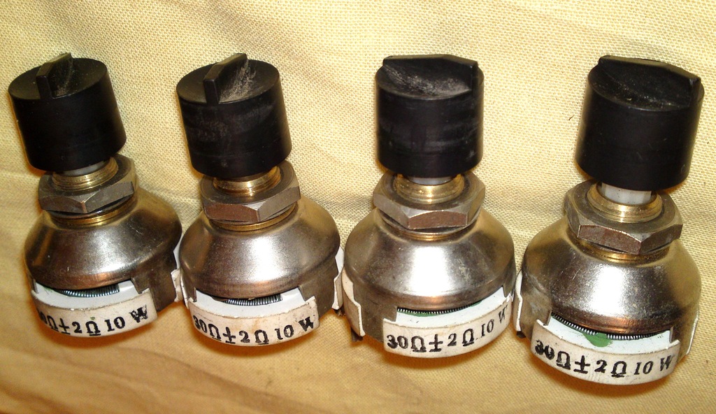 POTENCJOMETRY DRUTOWE  30.Ohm -10.W - kompl. 4 szt
