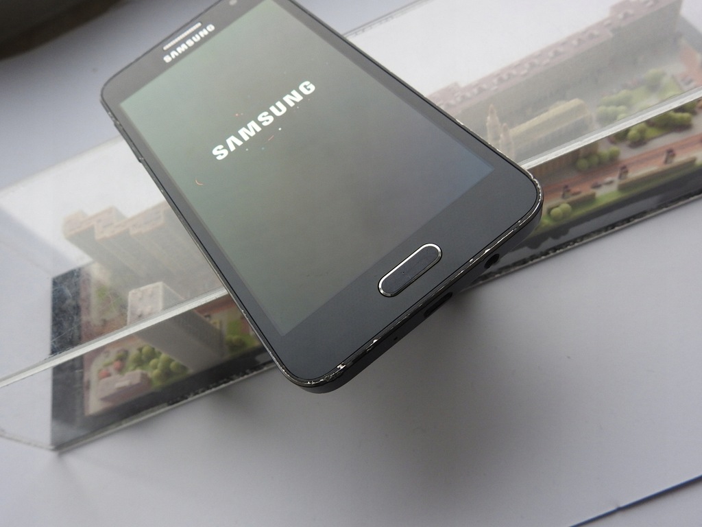 SAMSUNG GALAXY A3 16GB SM-A300FU