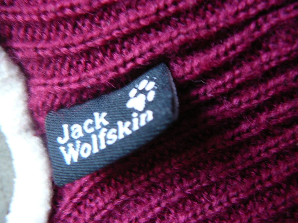 50% wełny-czapka zimowa  JACK WOLFSKIN r.54/56cm