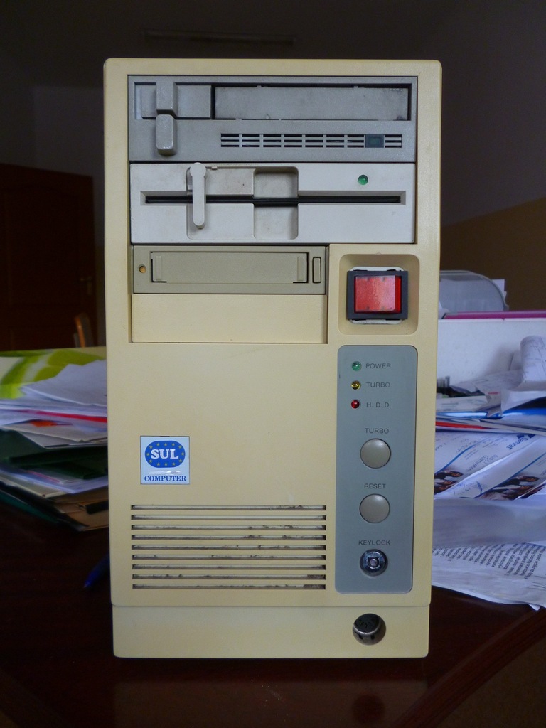 Stary komputer PC 486 DX4 - 100. Ciekawe części!