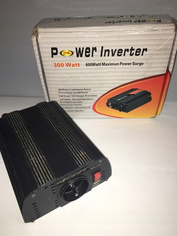 PRZETWORNICA NAPIĘCIA HI -300H POWER INVERTER