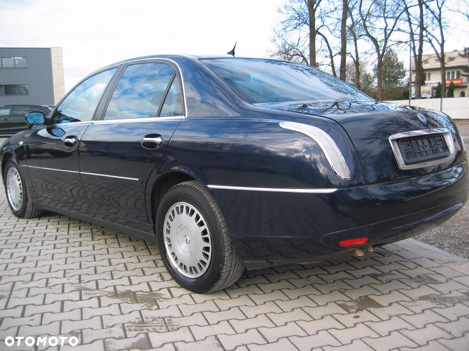 Lancia thesis interior picture