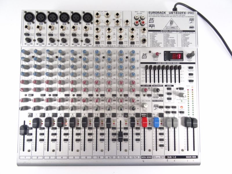 MIKSER BEHRINGER EURORACK UB1832FX-PRO