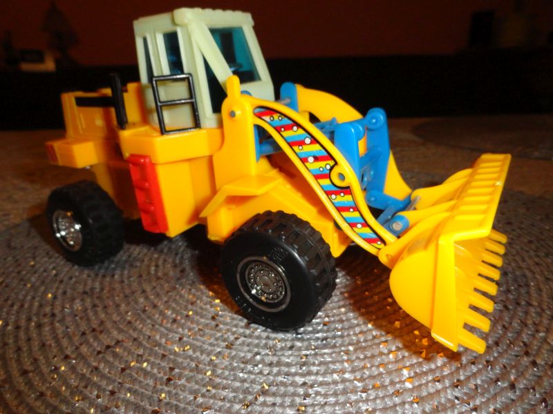 Traktor-Ładowarka - zabawka -znaleziska.