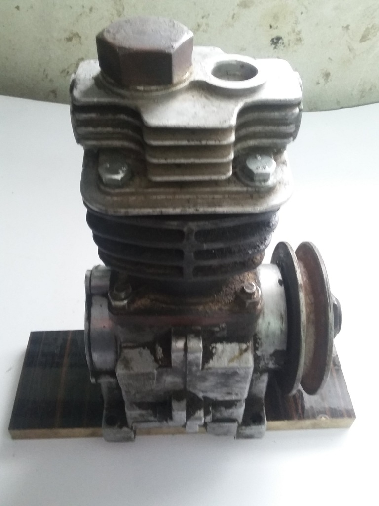 Sprężarka Ursus C 330  T 25 Władimirec