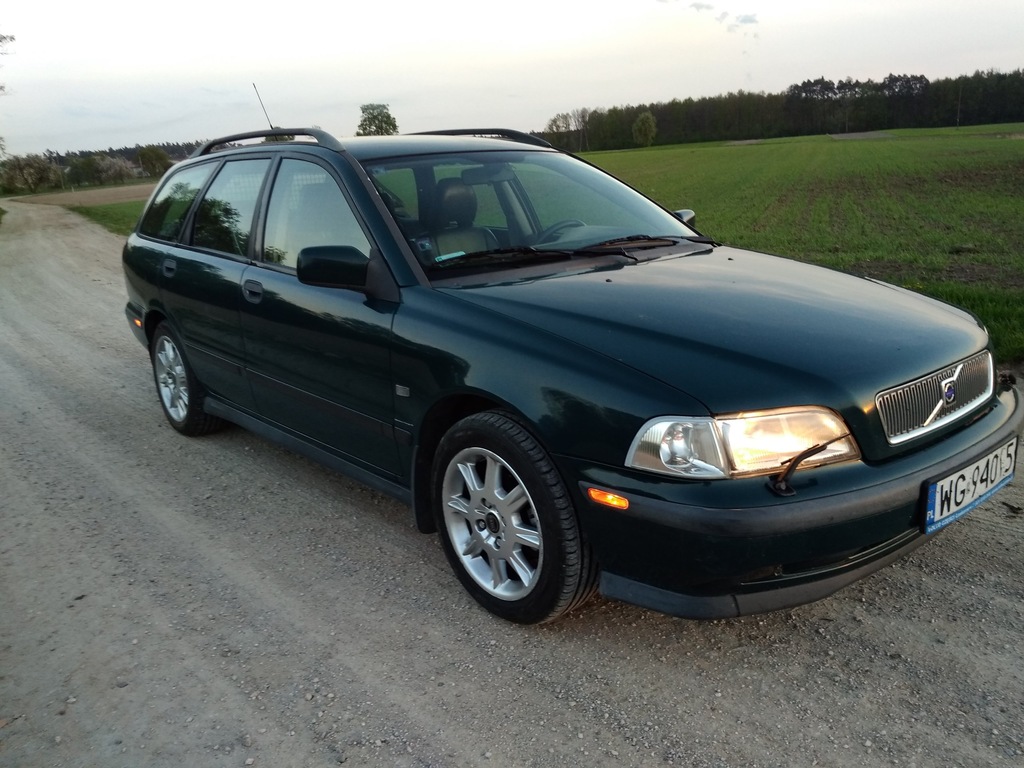 VOLVO V40 1996 2.0  benz stan perfekt szwajcar