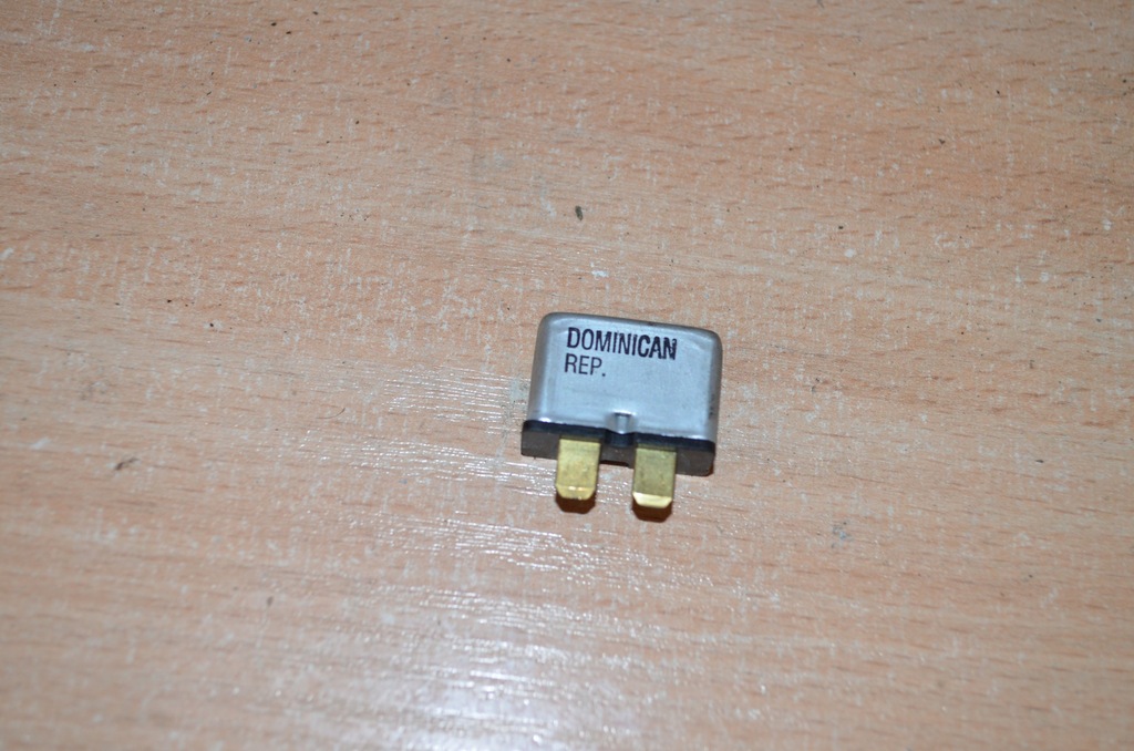 443937106A Vw passat B5 bezpiecznik termiczny