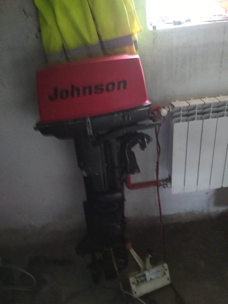 silnik zaburtowy JOHNSON 20 KM elektrycznie palony