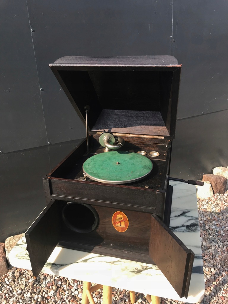 Stary gramofon Odeonette lata 20'te