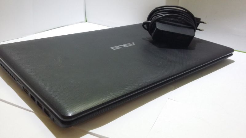 LAPTOP ASUS R513E/4GB RAM/AMD E1-2100