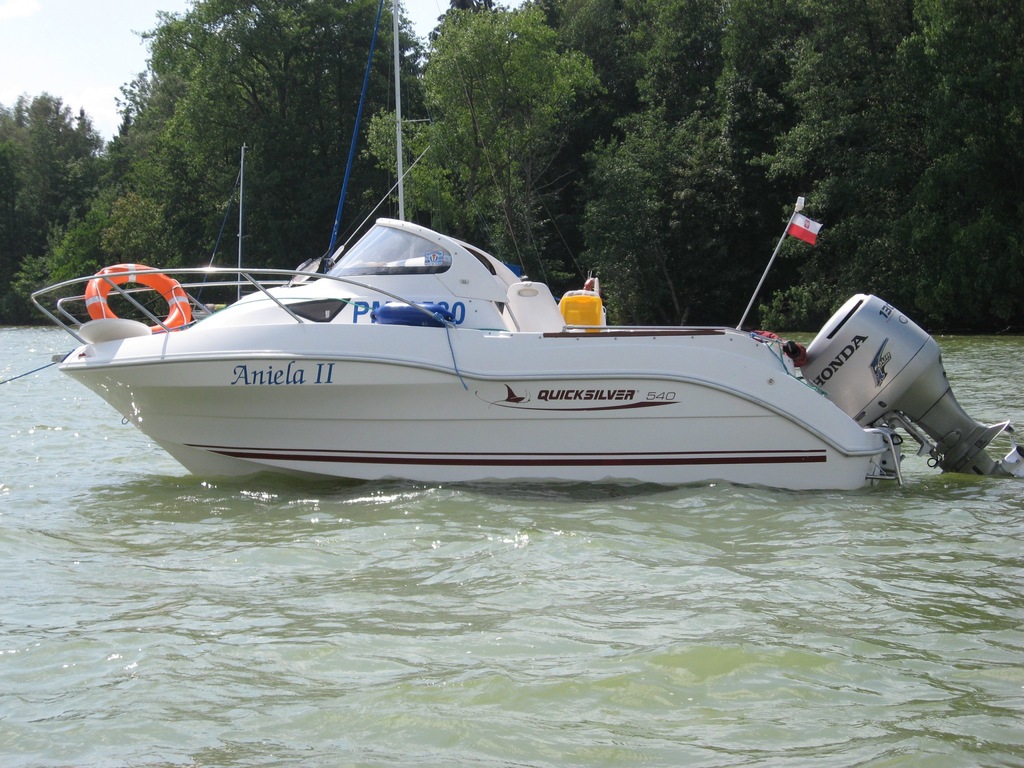Kabinowa łódź motorowa Quicksilver 540