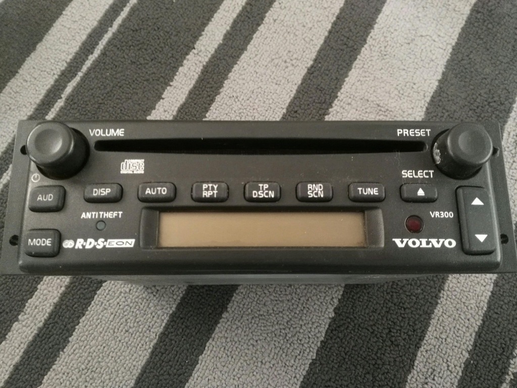 Radio Volvo VR300 działające z kodem - 7166477355 - oficjalne archiwum  Allegro