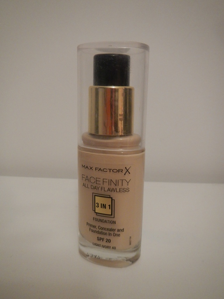 Max Factor podkład (Light Ivory 40) 3 in 1