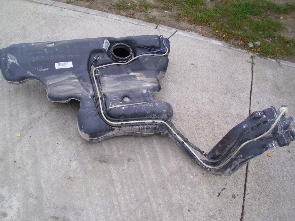 Audi A3 8L 00-03r zbiornik paliwa bak 1.8T