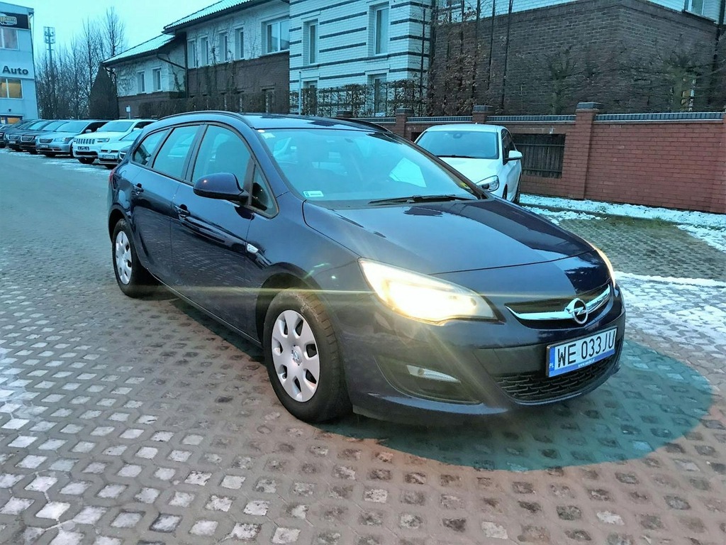 Opel astra salon