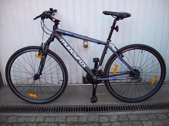 Muddyfox tempo best sale 300 hybrid bike