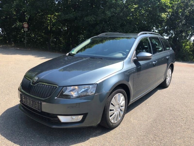 Skoda Octavia III błotnik lewy LF7Y