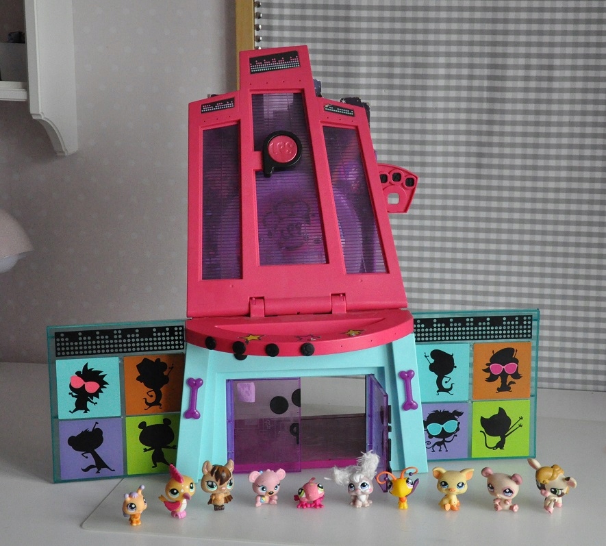 PET SHOP SCENA + 10 FIGUREK ZESTAW NR 6 HASBRO LPS