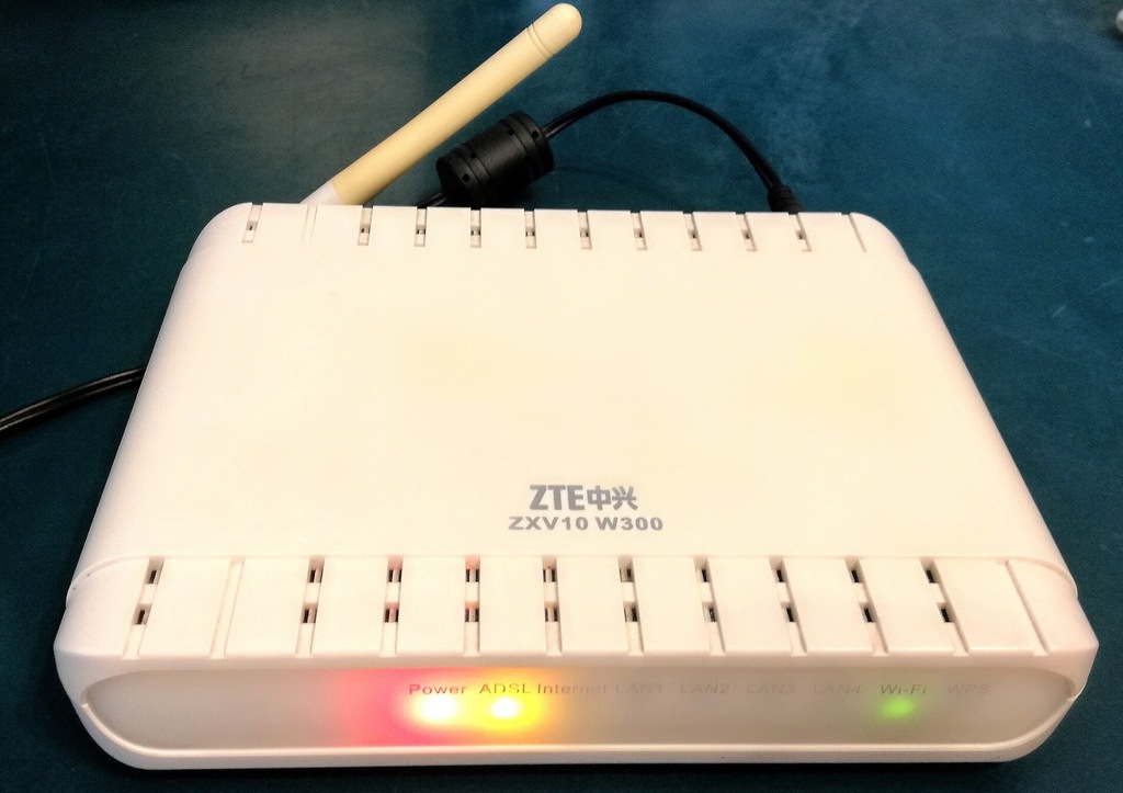 Router ZTE ZXV10 W300 ADSL/ADSL2/ADSL2+ WiFi