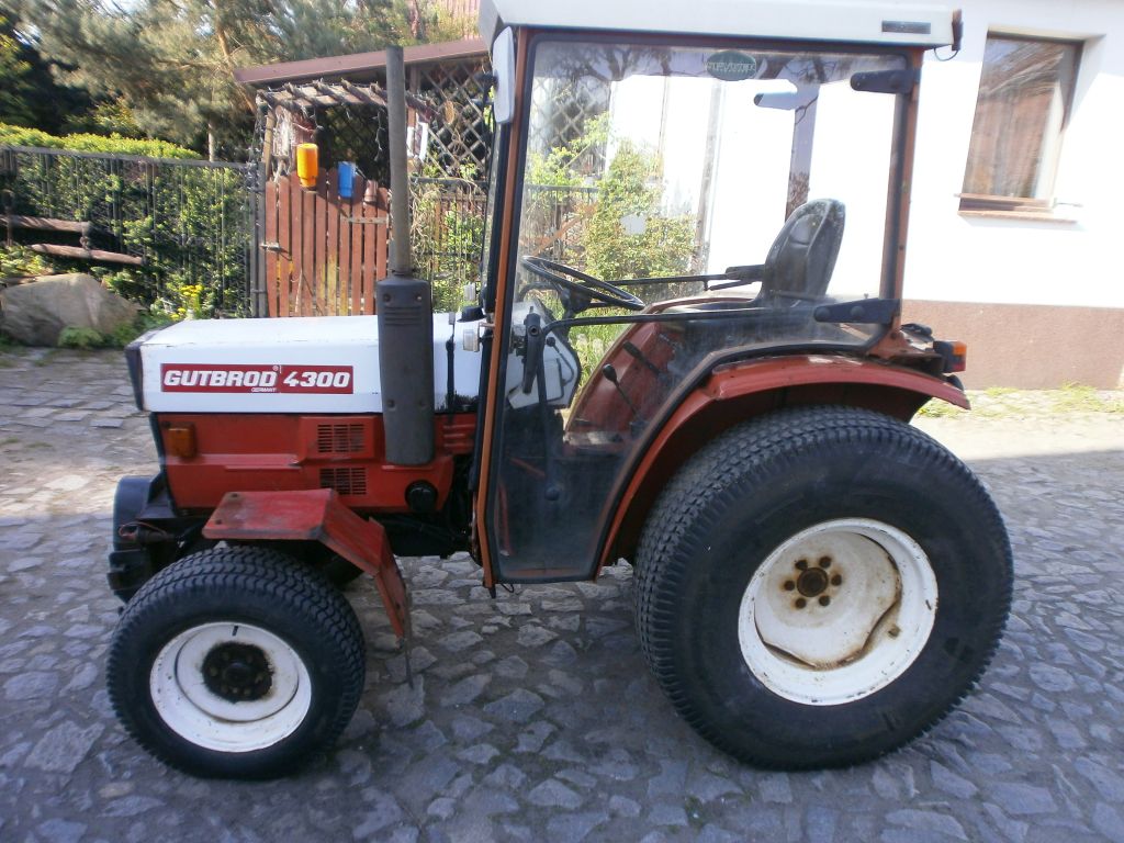 Traktorek ogrodniczy sadowniczy Gutbrod 4300 4x4