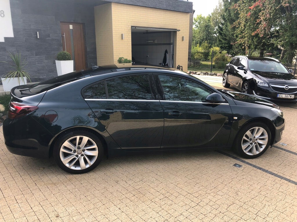 Opel insignia salon