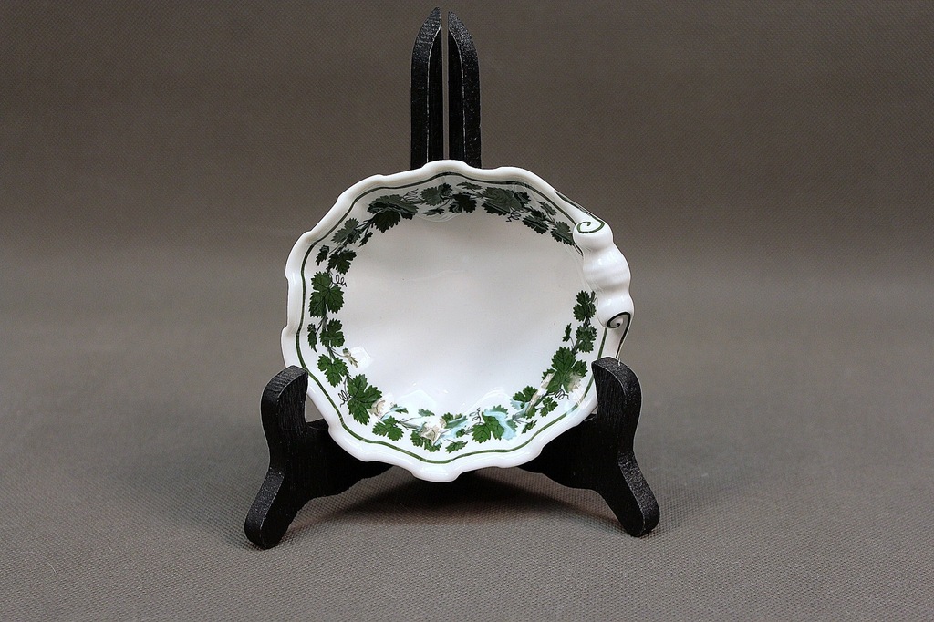 PORCELANA  MIŚNIA - MEISSEN  SALATERKA MUSZELKA