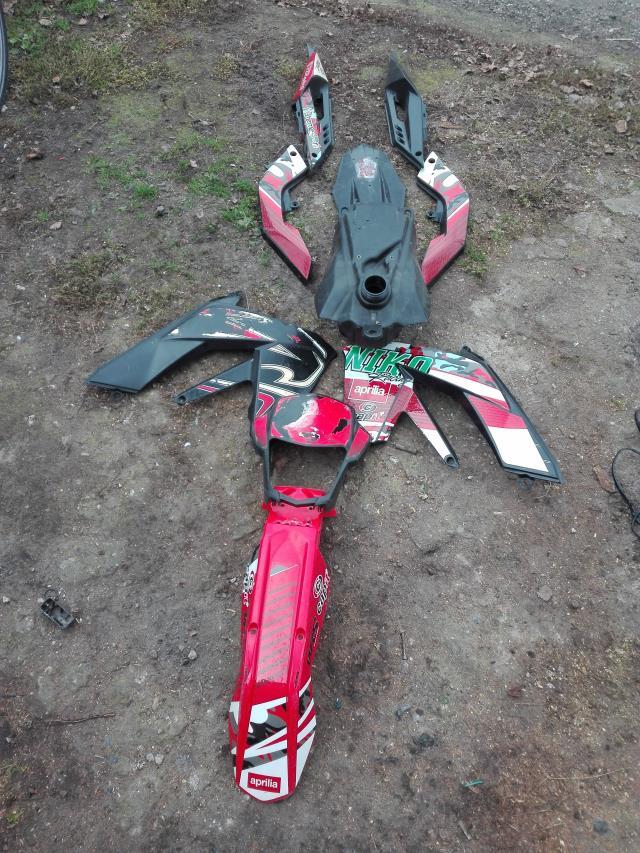 PLASTIKI OWIEWKI BAK APRILIA SX 50 125 550 SXV
