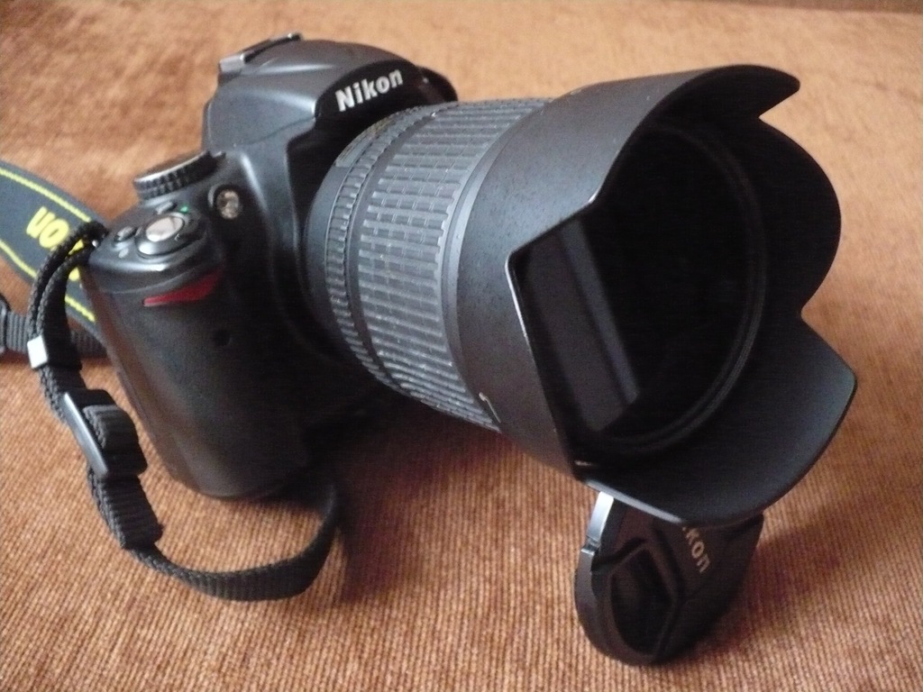 NIKON D5000+ AF-S NIKKOR 18-105 mm 1:3.5 - 5.6 GED