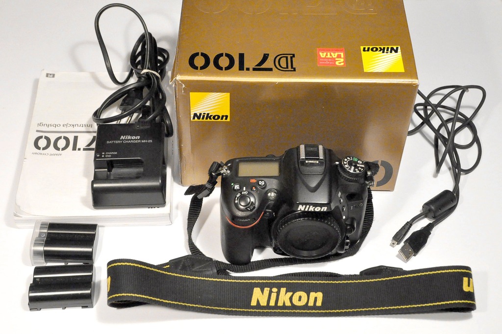 Nikon D7100 body z zapasowym akumulatorem