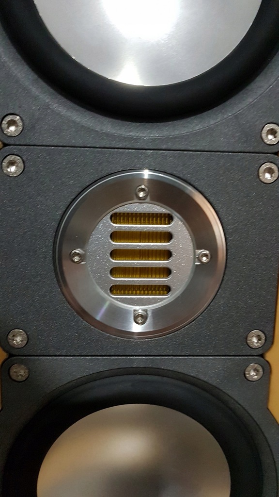 ELAC FS 207.2 JET nowe kosztowały 9000