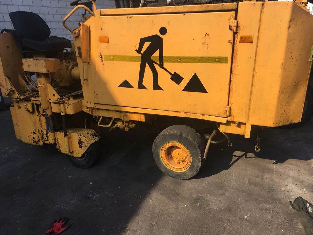 Frezarka do asfaltu , betonu WIRTGEN 500C/4 1996r