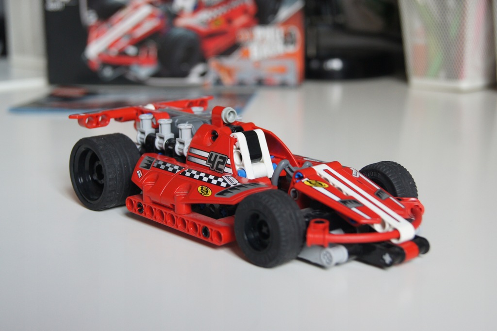 Klocki LEGO Technic 42011 Samochód wyścigowy 714