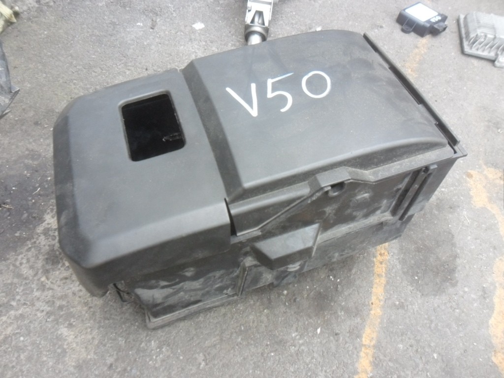 Volvo V50 S40 II 2.0D abudowa akumulatora 6270507704