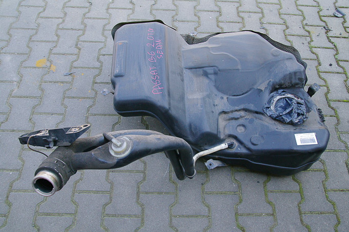 ZBIORNIK PALIWA BAK VW PASSAT B6 SEDAN 2.0 TDI