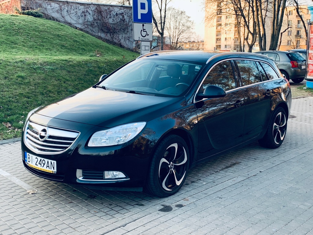 Opel insignia salon