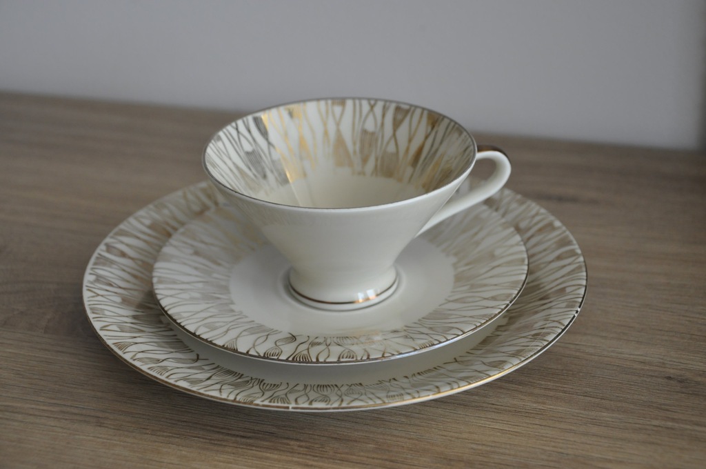 Porcelana, Bavaria - filiżanka wraz z 2 talerzykam