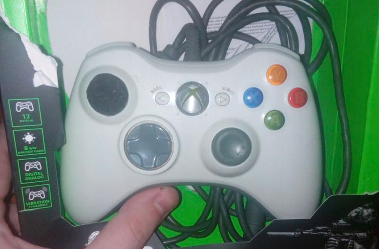 Pad Microsoft do Xbox 360. Biały, oryginalny