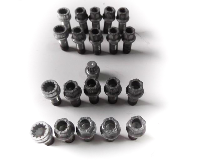 VW PASSAT CC B6 B7 SRUBY DO KÓŁ Z ZABEZPIECZENIEM