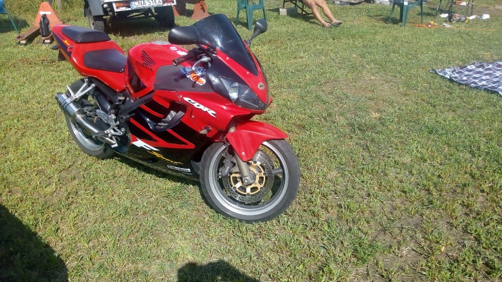 Honda cbr f4i sport