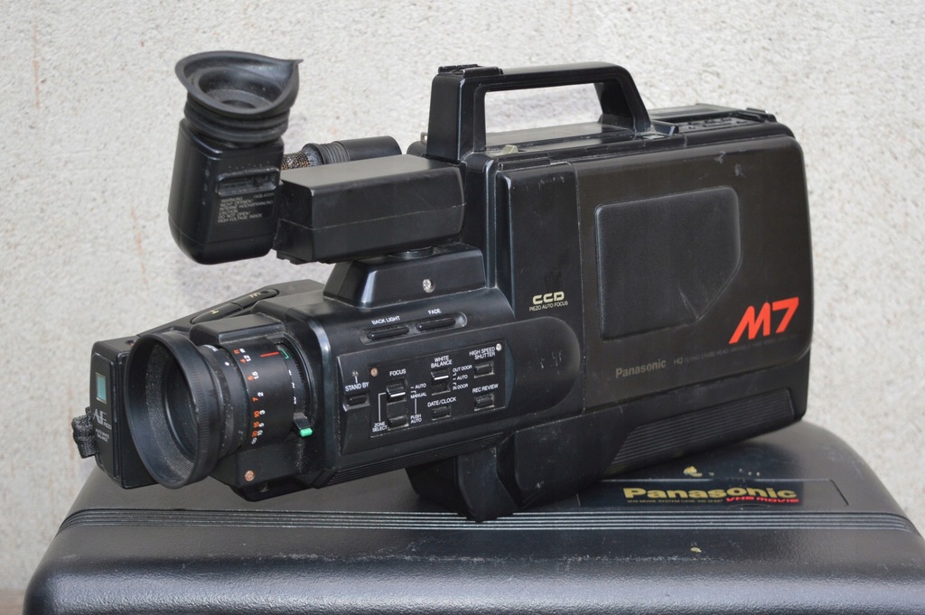 Kamera vhs Panasonic M7 + walizka 7429879097 oficjalne archiwum Allegro