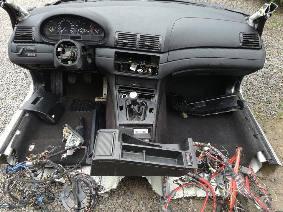 BMW E46 przekładka z anglika na europę pół auta